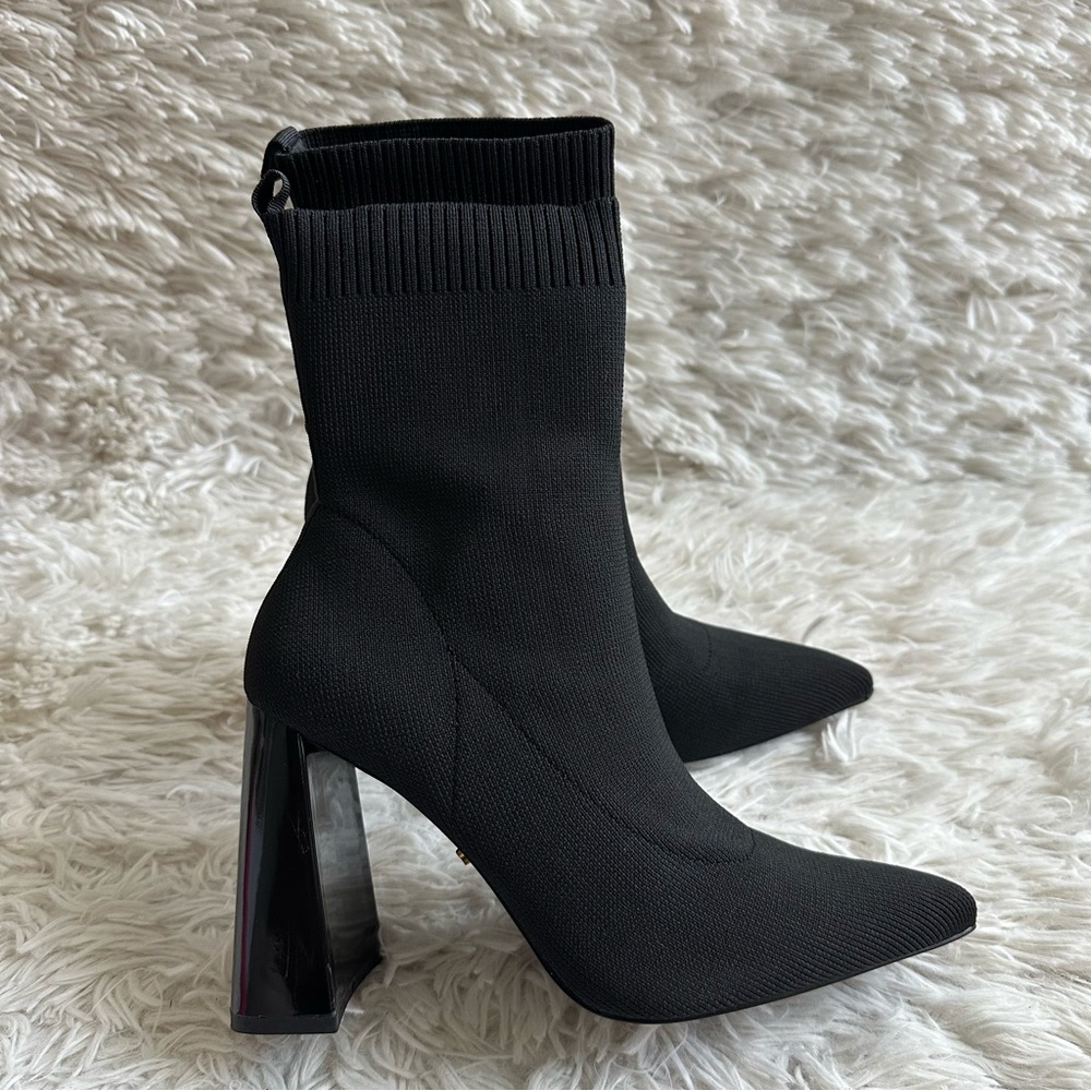 Cape Robbin Faina Knit Sock Boots Block Heel Pointed Toe Black Size 7 New In Box - Picture 1 of 9